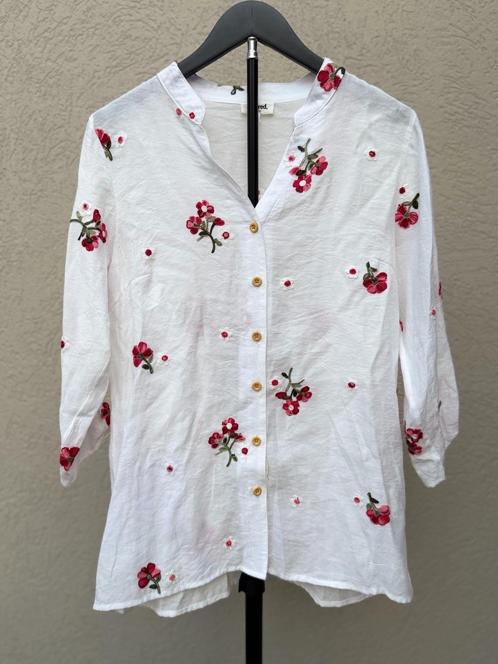 Kindred White Red Floral Embroidered Button Front Blouse Petite M Semi Sheer